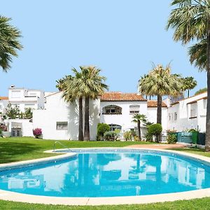 Holiday Home Villas De Madrid By Interhome エステポナ Exterior photo