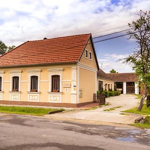 KerkaskapolnaKapolna Vendeghazアパートメント Exterior photo