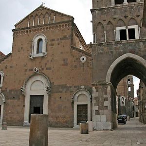 Boutique Hotel Palazzo Dei Vescovi カゼルタ・ヴェッキア Exterior photo