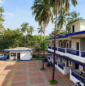Anjuna Blue Resort Exterior photo