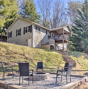 Bright Asheville Retreat With Hot Tub And Decks!ヴィラ Exterior photo