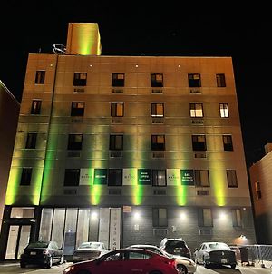 King Hotel Brooklyn Sunset Park ニューヨーク Exterior photo