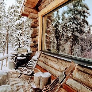 ロヴァニエミ Log Cabin In Lapland By The Riverヴィラ Exterior photo