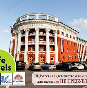 セヴェルナヤ ホテル ペトロザヴォーツク Exterior photo