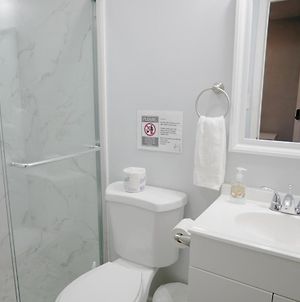 Clover 2900 - Apartment And Rooms With Private Bathroom Near Washington Ave South Philly フィラデルフィア Exterior photo
