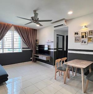 'A'Ffordable Spacius Apartment@Penang バヤンレパス Exterior photo