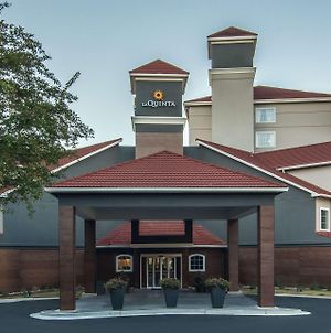 La Quinta Inn & Suites By Wyndham Atlanta Perimeter Medical アトランタ Exterior photo