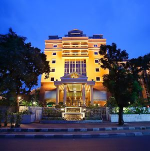 アンブハラ ホテル ジャカルタ Exterior photo