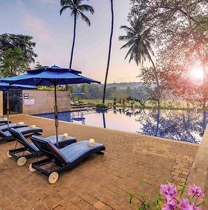 Novotel Goa Resort & Spa Exterior photo