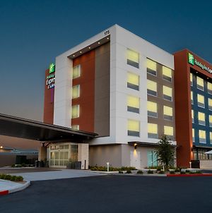 Holiday Inn Express & Suites Las Vegas - E Tropicana ラスベガス Exterior photo