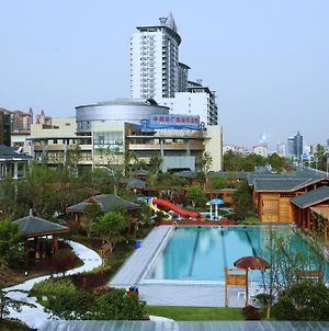 ホテルRamada Plaza Wuxi 無錫 Exterior photo