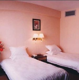 Guilin Golden Dragon Hotel Room photo