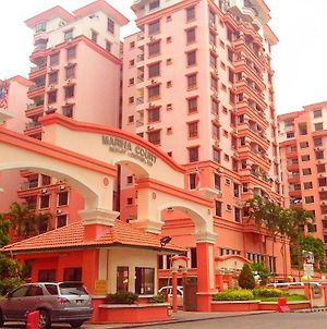North Borneo Paradise @ Marina Court Resort Condo コタキナバル Exterior photo