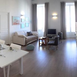 2 Bedrooms Appartement In Central Location On The Famous Place Massena ニース Exterior photo