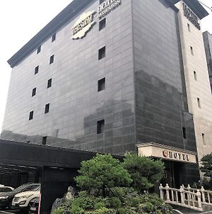 スウォン オルセー ビジネスホテル Exterior photo
