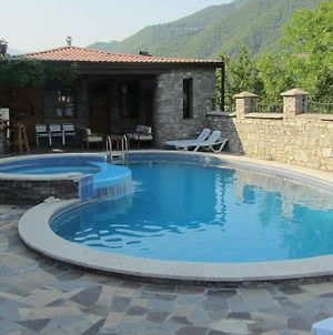 Villa Ananuri Exterior photo