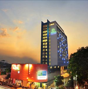 Holiday Inn Express Surabaya Centerpoint, An Ihg Hotel Exterior photo