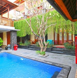 D'Astri Guesthouse Sanur Redpartner デンパサール Exterior photo