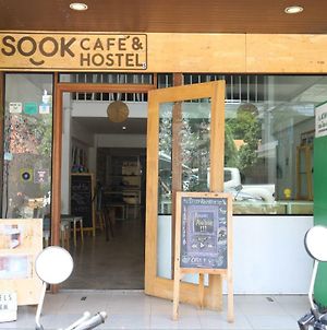 Sook Cafe And Youth Hostelチェンライ Exterior photo