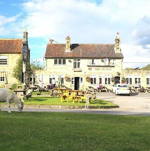 The Crown, Hutton Le Holeヴィラ Exterior photo