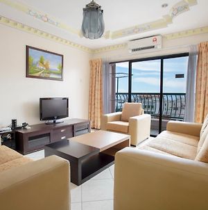 The Best Vacation Apartments@Marina Court Resort コタキナバル Exterior photo