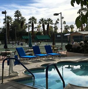 Getaways At Palm Springs Tennis Clubアパートホテル Exterior photo