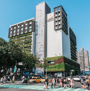 Star Hostel Taichung Parklane Exterior photo